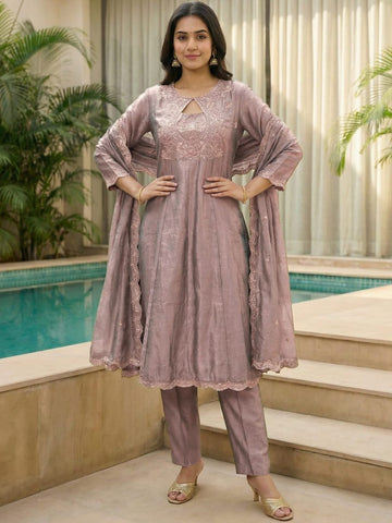 Women's Dusty Mauve Embroidered Kurta Set