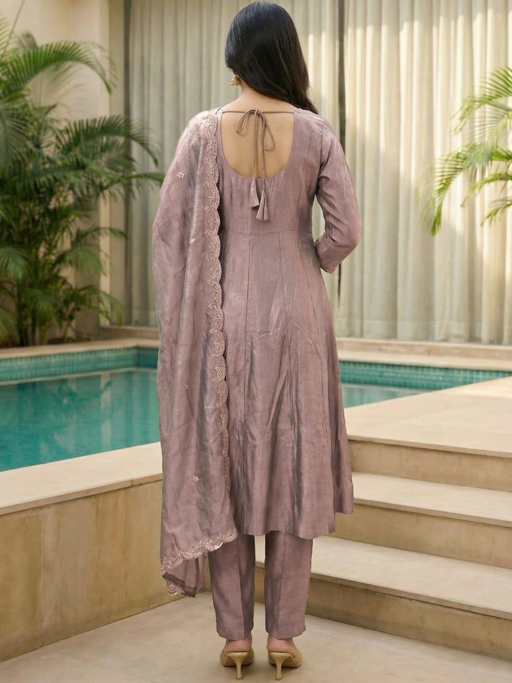 Women's Dusty Mauve Embroidered Kurta Set