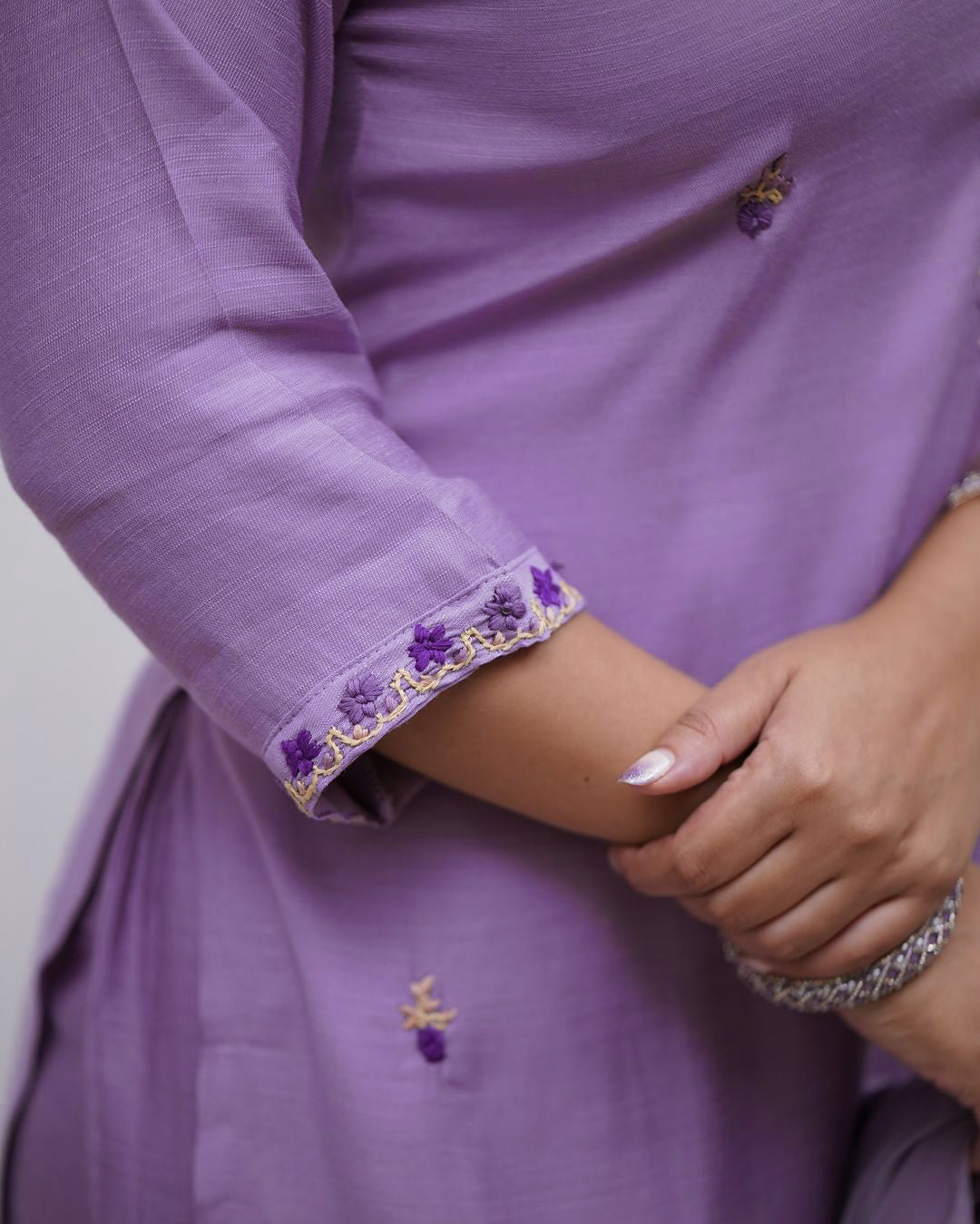 Women's Lavender Embroidered Kurta Set