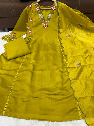 Women's Premium Embroidered Kurta Set