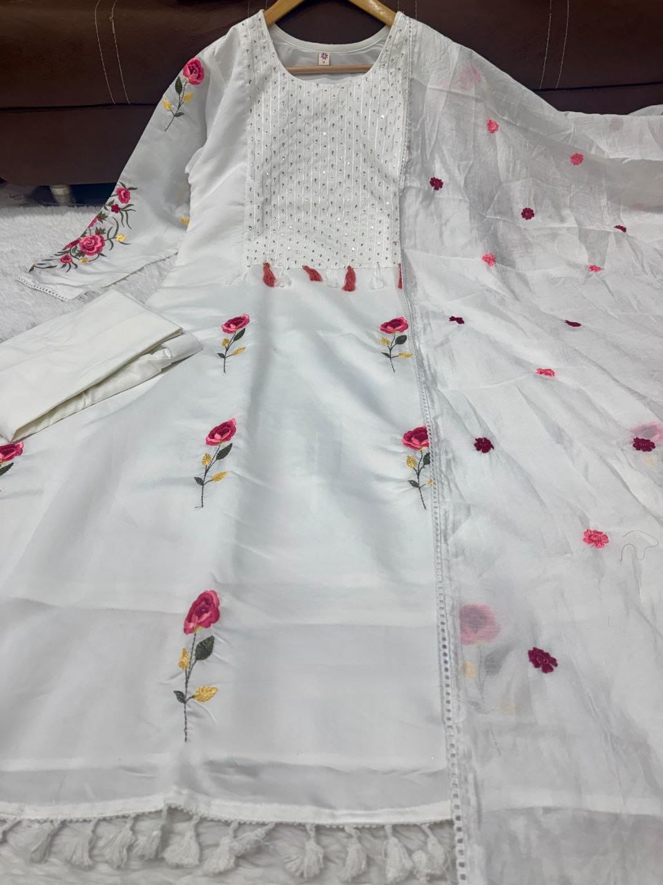 Women's Floral Embroidered Kurta Set