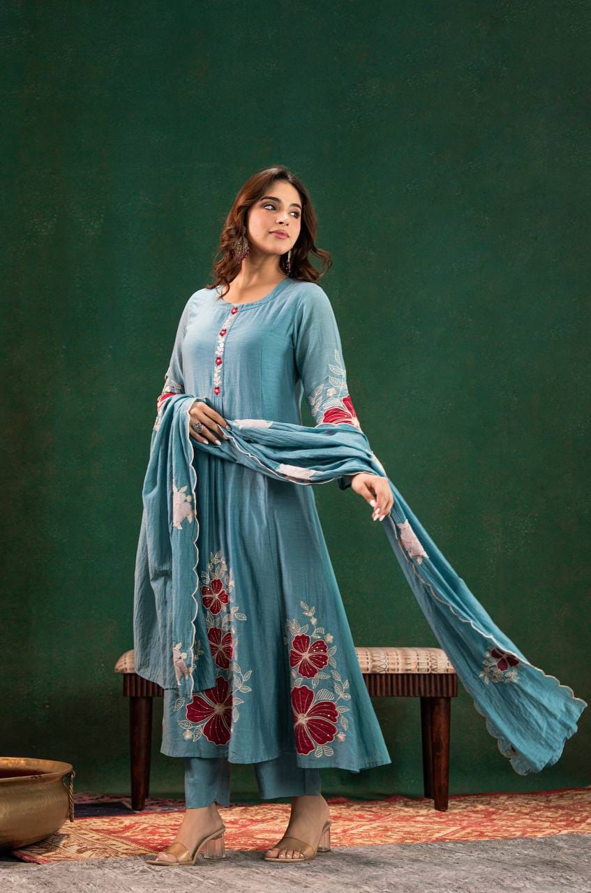 Women's Floral Embroidered Ethnic Kurta Set