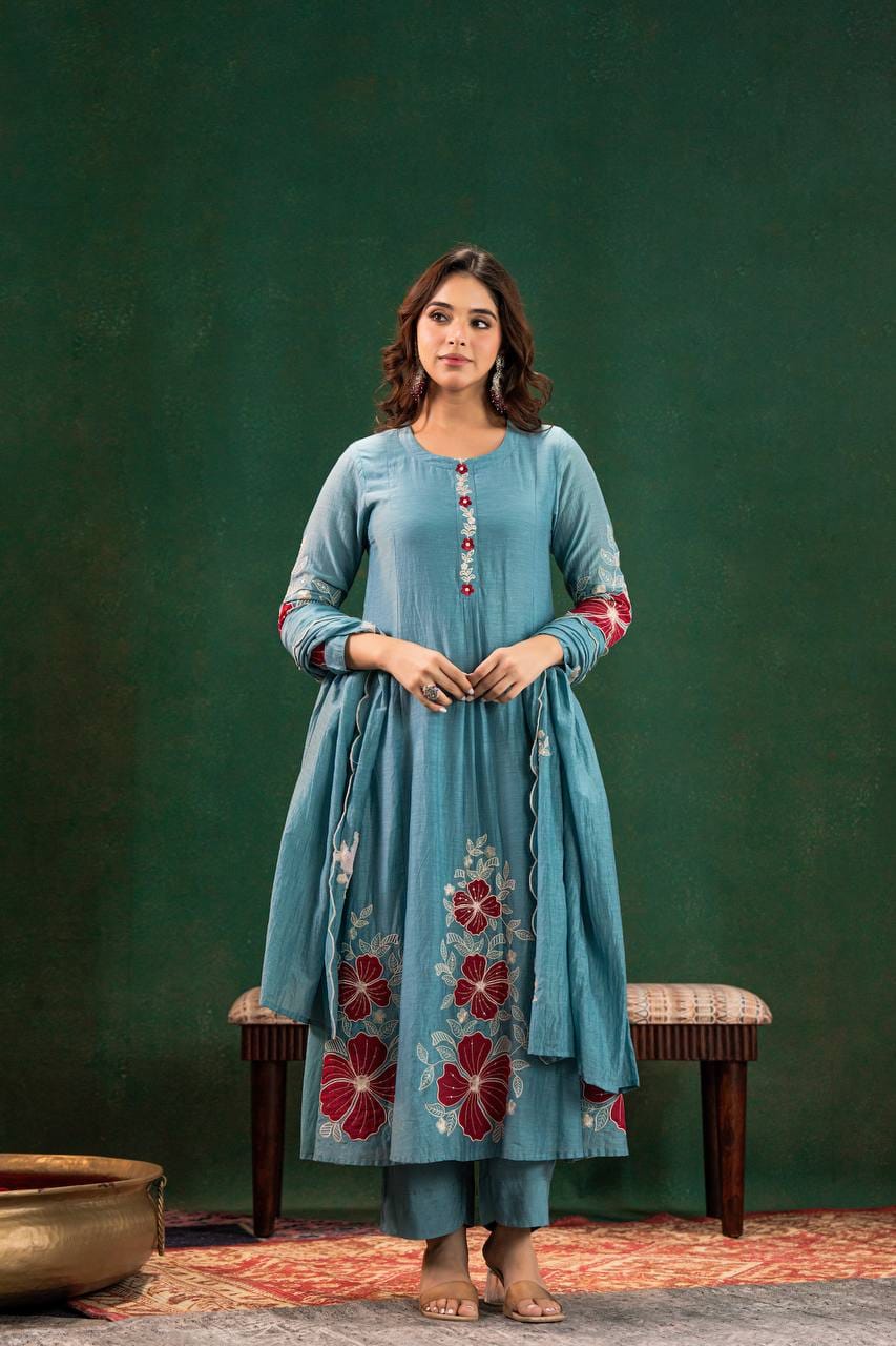 Women's Floral Embroidered Ethnic Kurta Set