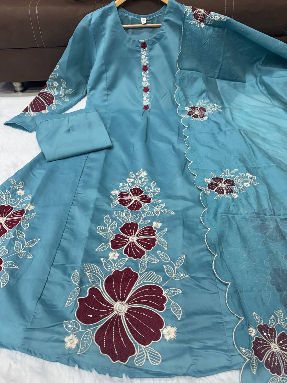 Women's Floral Embroidered Ethnic Kurta Set