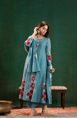 Women's Floral Embroidered Ethnic Kurta Set